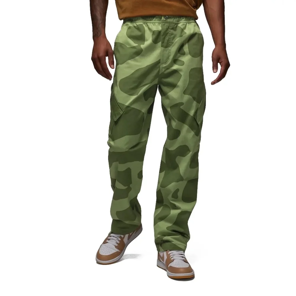 Nike Jordan Essentials Chicago Elephant Print Camo Cargo Pants FD7455-340 Size L